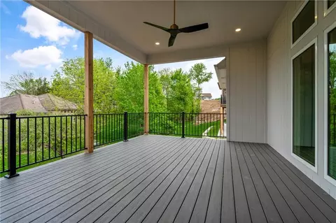 Exterior - 4363 NE Hideaway Dr, Lees Summit, MO 64064 photo 3 of 4