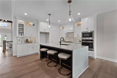 Kitchen - 4363 NE Hideaway Dr, Lees Summit, MO 64064 photo 3 of 7