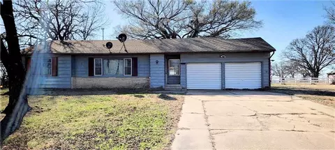 1001 N Main St, Yates Center, KS 66783