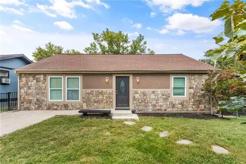 5820 NE 61st St, Kansas City, MO 64119