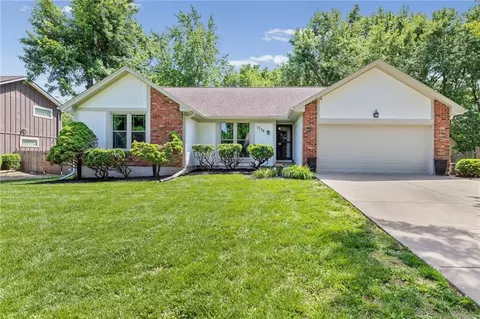 7738 Garnett St, Lenexa, KS 66214