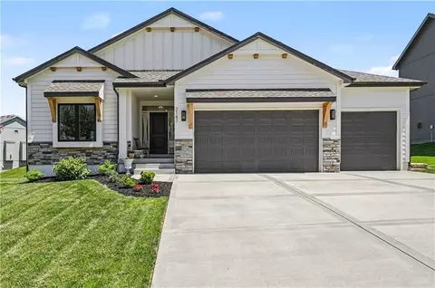 2147 Little Creek Ct, Liberty, MO 64068