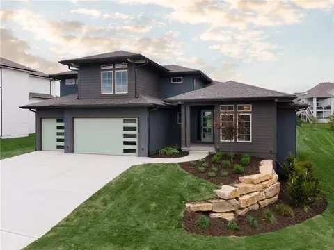 12818 W 172nd Ter, Overland Park, KS 66221