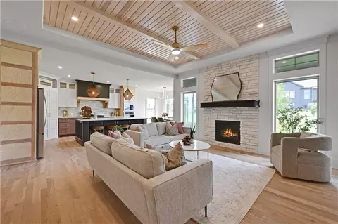 12818 W 172nd Ter, Overland Park, KS 66221