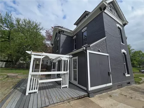 Exterior - 617 Parallel St, Atchison, KS 66002 photo 5 of 6