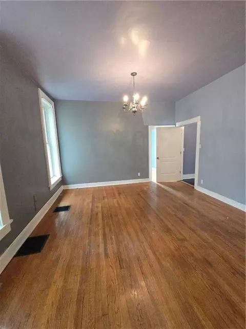 Living - 617 Parallel St, Atchison, KS 66002 photo 14 of 16