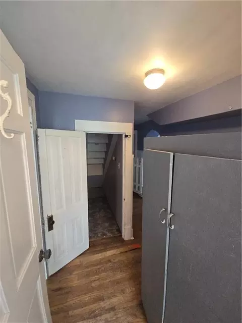 Entry Way - 617 Parallel St, Atchison, KS 66002 photo 6 of 14