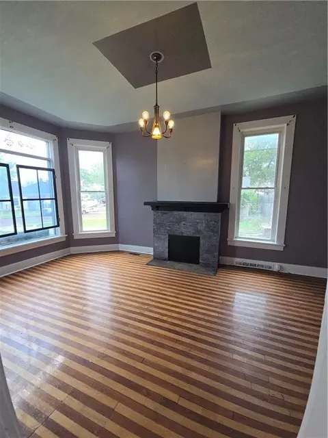 Living - 617 Parallel St, Atchison, KS 66002 photo 1 of 16