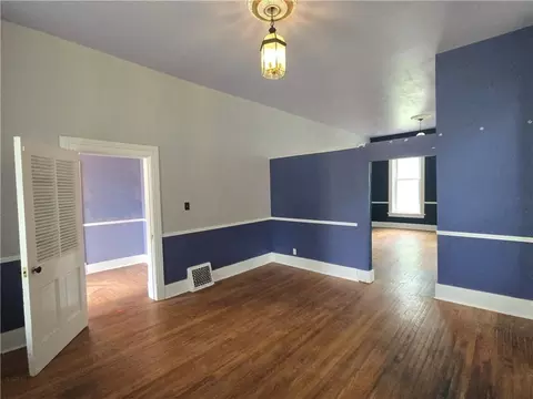 Living - 617 Parallel St, Atchison, KS 66002 photo 7 of 16