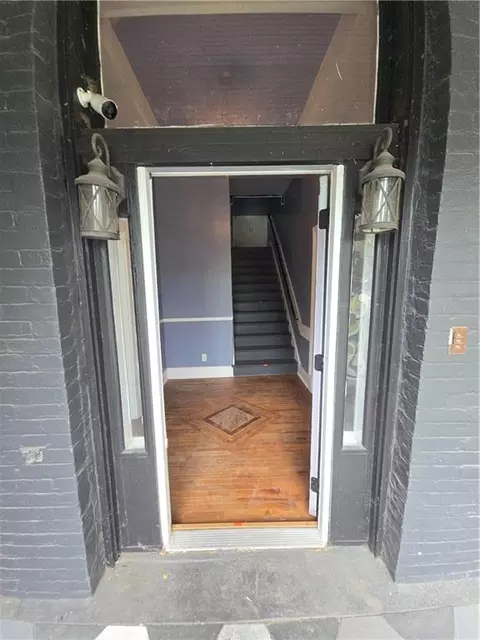 Entry Way - 617 Parallel St, Atchison, KS 66002 photo 1 of 14