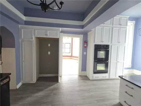 Kitchen - 617 Parallel St, Atchison, KS 66002 photo 7 of 7