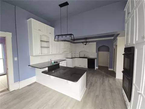 Kitchen - 617 Parallel St, Atchison, KS 66002 photo 2 of 7