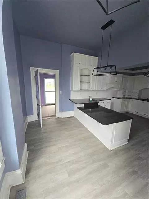 Kitchen - 617 Parallel St, Atchison, KS 66002 photo 5 of 7