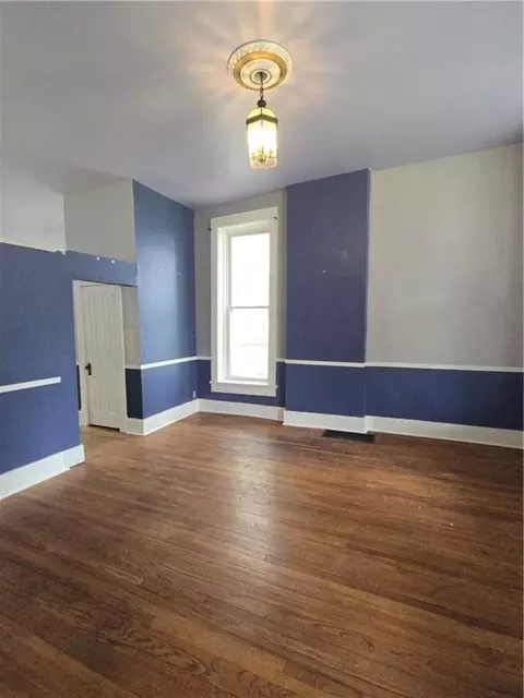 Living - 617 Parallel St, Atchison, KS 66002 photo 6 of 16