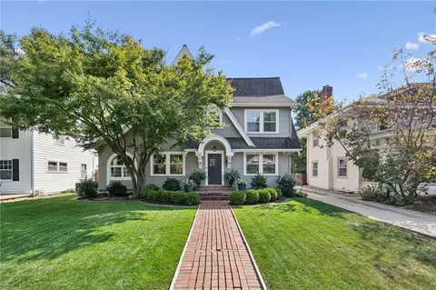 1021 W 71st Ter, Kansas City, MO 64114