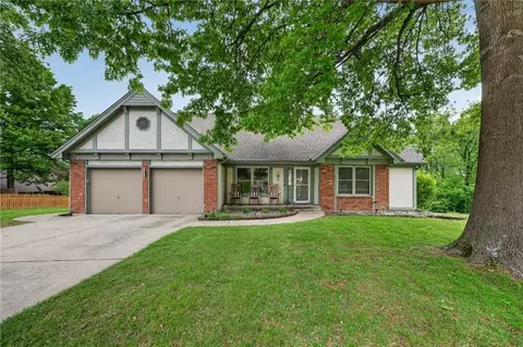 6505 N Wabash Ave, Gladstone, MO 64118