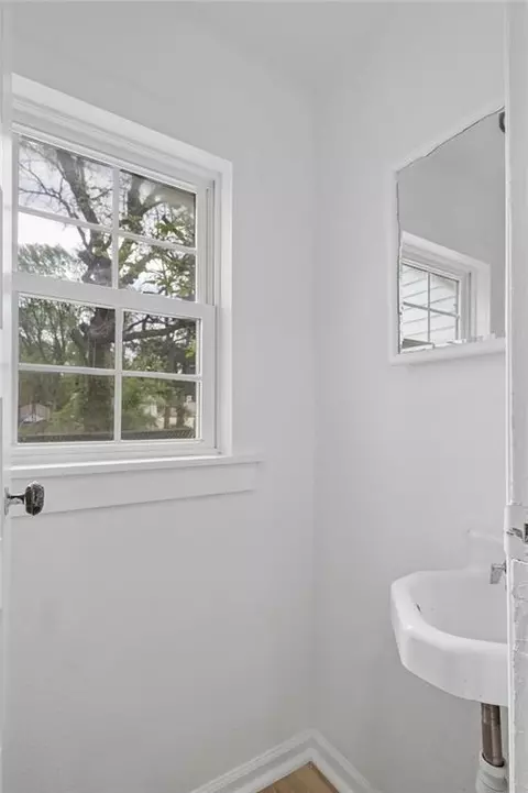 Bath - 11605 E Winner Rd, Independence, MO 64052 photo 1 of 4