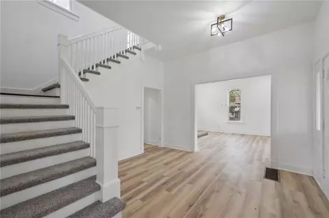 Entry Way - 11605 E Winner Rd, Independence, MO 64052 photo 2 of 8