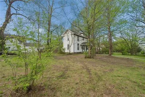 Exterior - 11605 E Winner Rd, Independence, MO 64052 photo 2 of 5