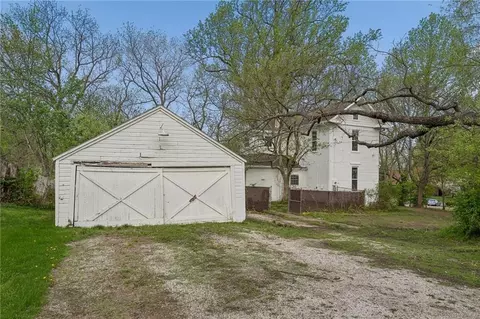 Exterior - 11605 E Winner Rd, Independence, MO 64052 photo 5 of 5