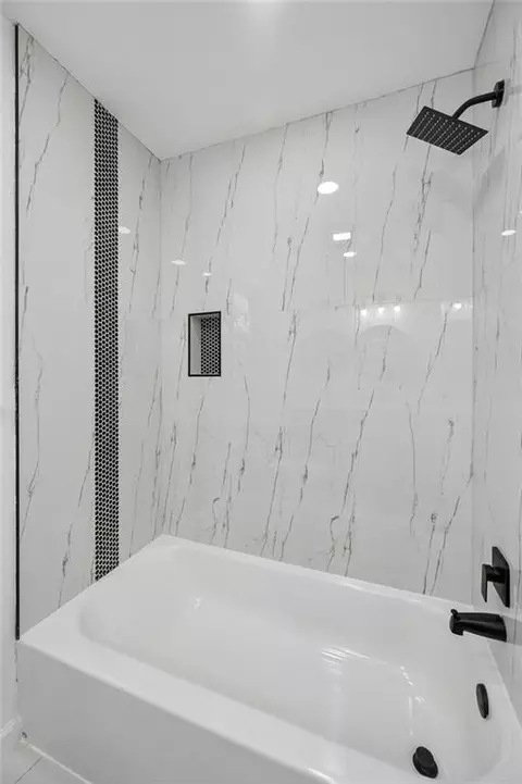 Bath - 11605 E Winner Rd, Independence, MO 64052 photo 4 of 4