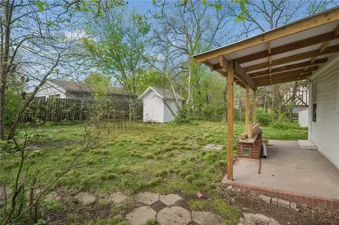 Exterior - 11605 E Winner Rd, Independence, MO 64052 photo 3 of 5