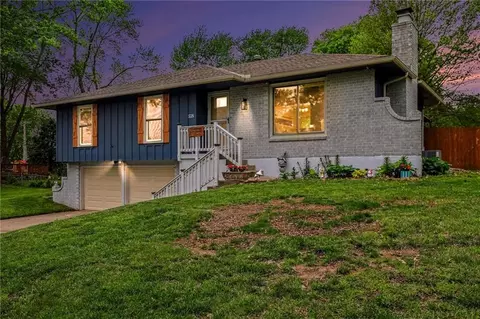 518 S Franklin St, Raymore, MO 64083