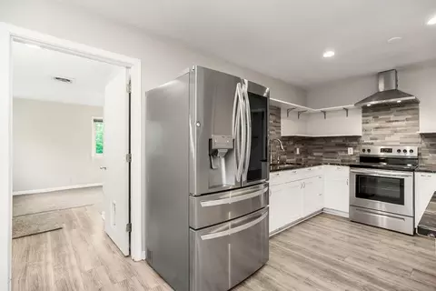 Kitchen - 10008 E 68th Ter, Raytown, MO 64133 photo 5 of 6