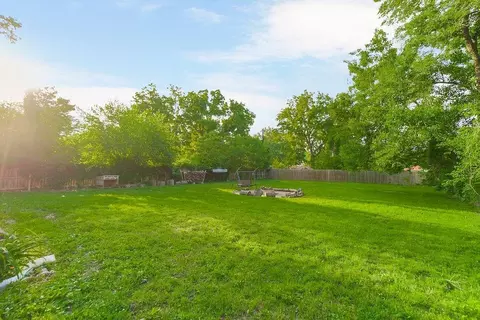 Exterior - 10008 E 68th Ter, Raytown, MO 64133 photo 7 of 7