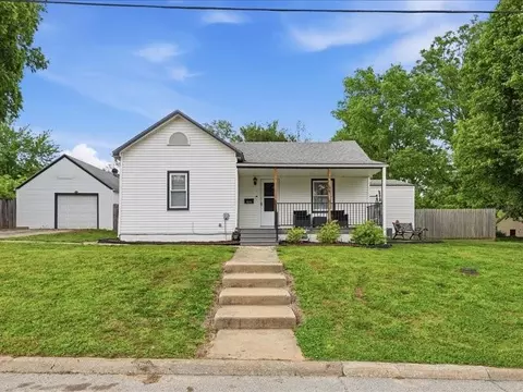 115 E Morse Ave, Bonner Springs, KS 66012