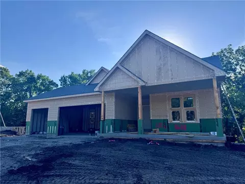 8638 Eagle Creek Dr, De Soto, KS 66018
