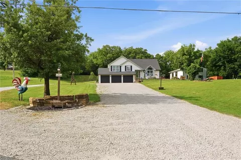 964 N Hwy 5, Lansing, KS 66043