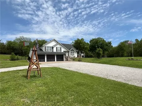 964 N Hwy 5, Lansing, KS 66043