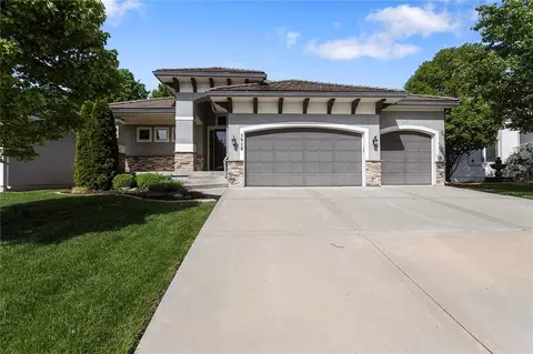 3928 NE Independence Ave, Lees Summit, MO 64064