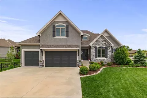 11607 W 158th Ter, Overland Park, KS 66221