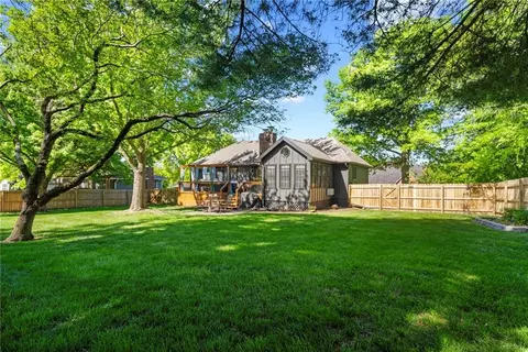 Exterior - 701 Benjamin Ave, Gower, MO 64454 photo 11 of 20