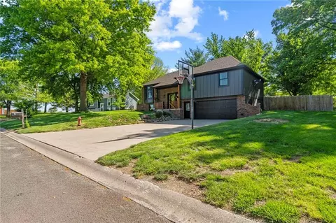 Exterior - 701 Benjamin Ave, Gower, MO 64454 photo 15 of 20