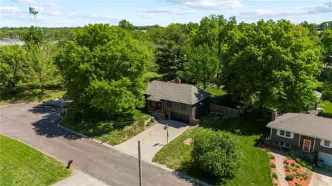 View/Area - 701 Benjamin Ave, Gower, MO 64454 photo 2 of 5