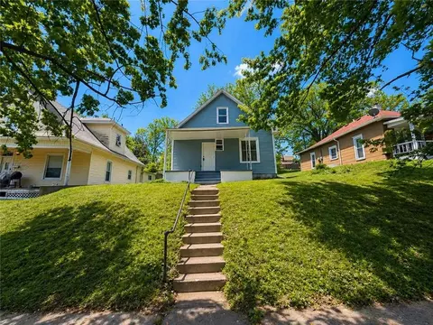 3014 Olive St, Saint Joseph, MO 64507