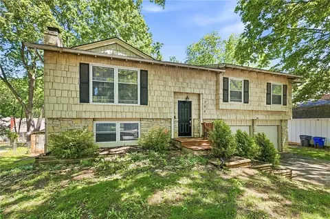 308 S Cardinal Dr, Olathe, KS 66062