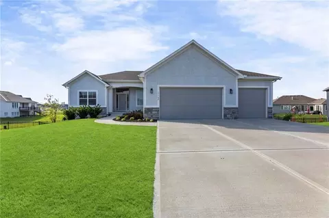 17742 S Myrna Dr, Olathe, KS 66062