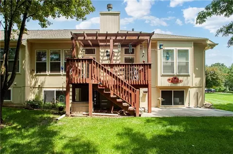 Exterior - 4446 S Davidson Dr, Independence, MO 64055 photo 4 of 11
