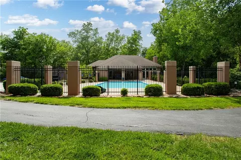 Exterior - 4446 S Davidson Dr, Independence, MO 64055 photo 10 of 11