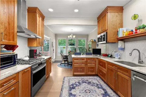 Kitchen - 4446 S Davidson Dr, Independence, MO 64055 photo 5 of 6
