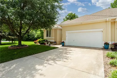 Exterior - 4446 S Davidson Dr, Independence, MO 64055 photo 2 of 11