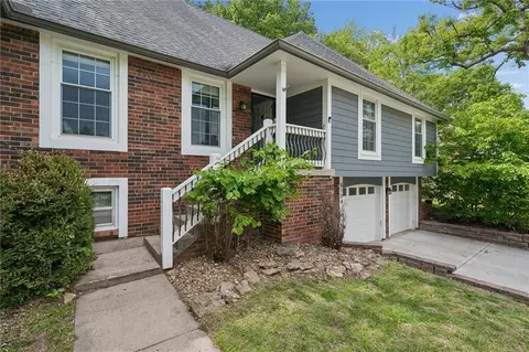 6104 Albervan St, Shawnee, KS 66216