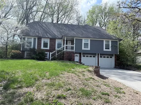 6104 Albervan St, Shawnee, KS 66216