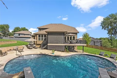 1301 NE Timberline Ct, Lees Summit, MO 64064