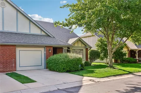 731 N Somerset Ter, Olathe, KS 66062