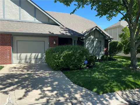731 N Somerset Ter, Olathe, KS 66062